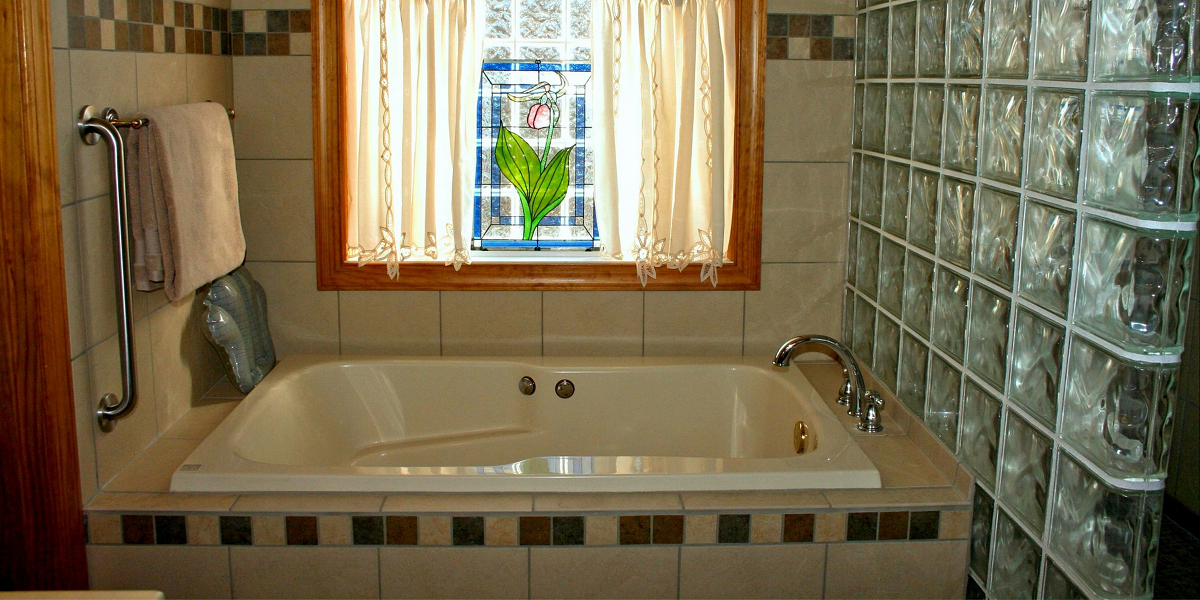 Bebé de 10 meses falleció ahogado en una tina: su madre se quedó dormida mientras lo bañaba