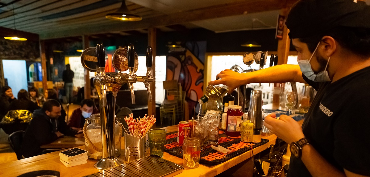 Minsal anuncia que el toque de queda comenzará a las 00:00 horas en todo el país desde el miércoles