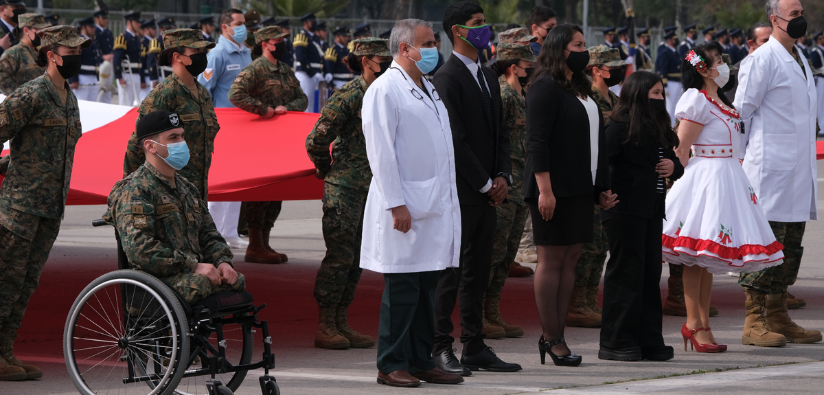 Dr. Ugarte participó de homenaje a primera línea y víctimas del COVID-19 en la Parada Militar