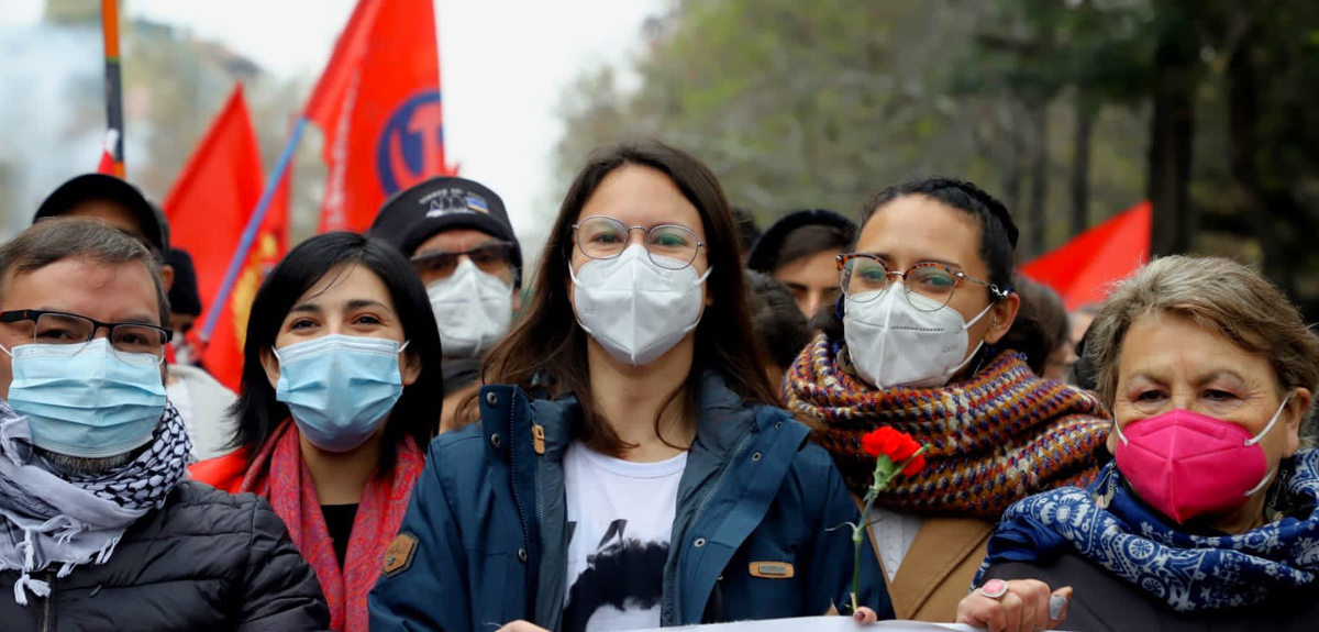 Participación de alcaldesa Hassler en marcha del 11 de septiembre desató ola de comentarios en redes