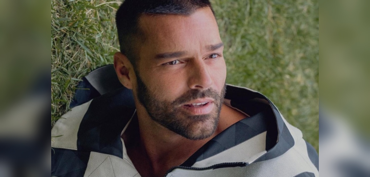 Ricky Martin apareció con evidente cambio en su rostro y redes especularon sobre retoque estético