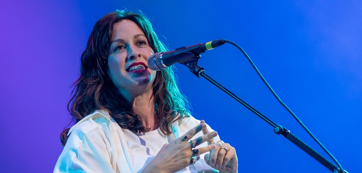 Alanis Morissette reveló haber sufrido violación múltiple a los 15 años: 