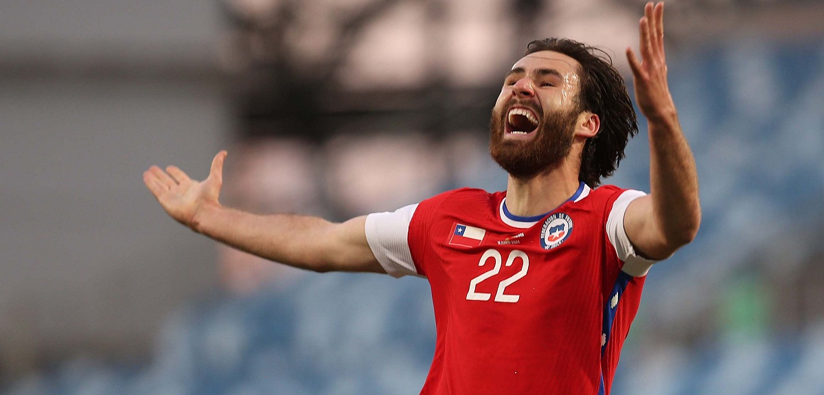 Una buena para la 'Roja': ANFP afirmó que equipos ingleses cederán a Brereton y Sierralta en octubre