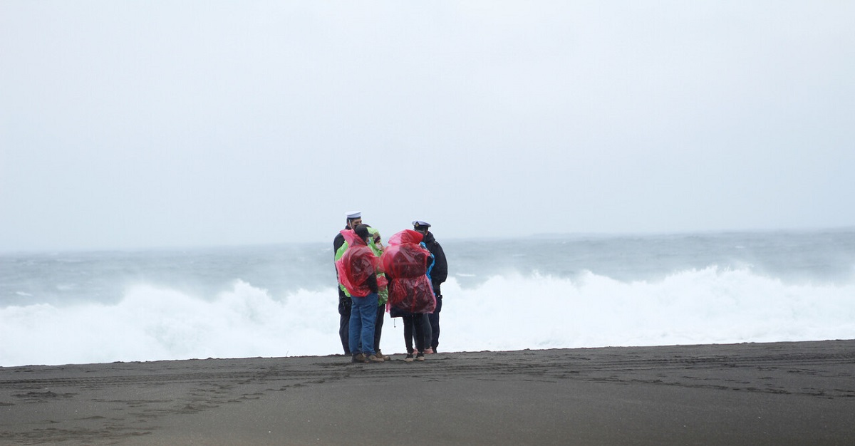 Niño de 3 años murió tras caer al mar en Cobquecura: su familia estaba de visita en la zona