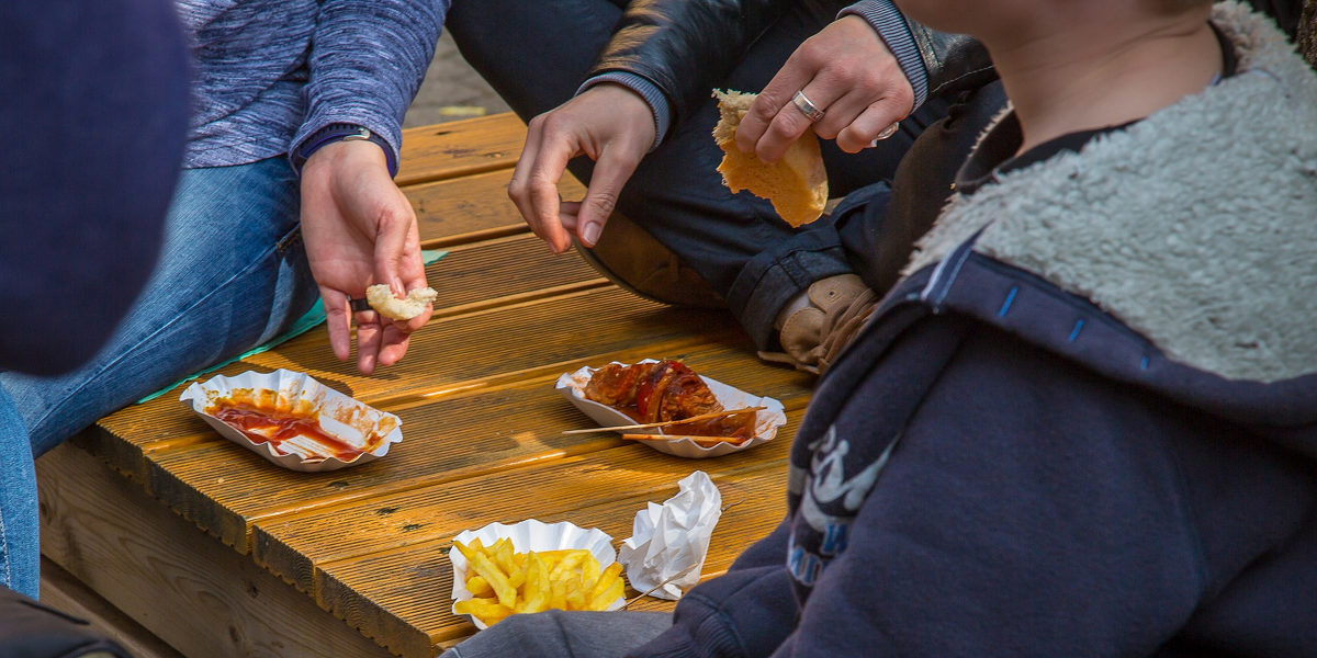 Estudio afirmó que comer en exceso no es la 