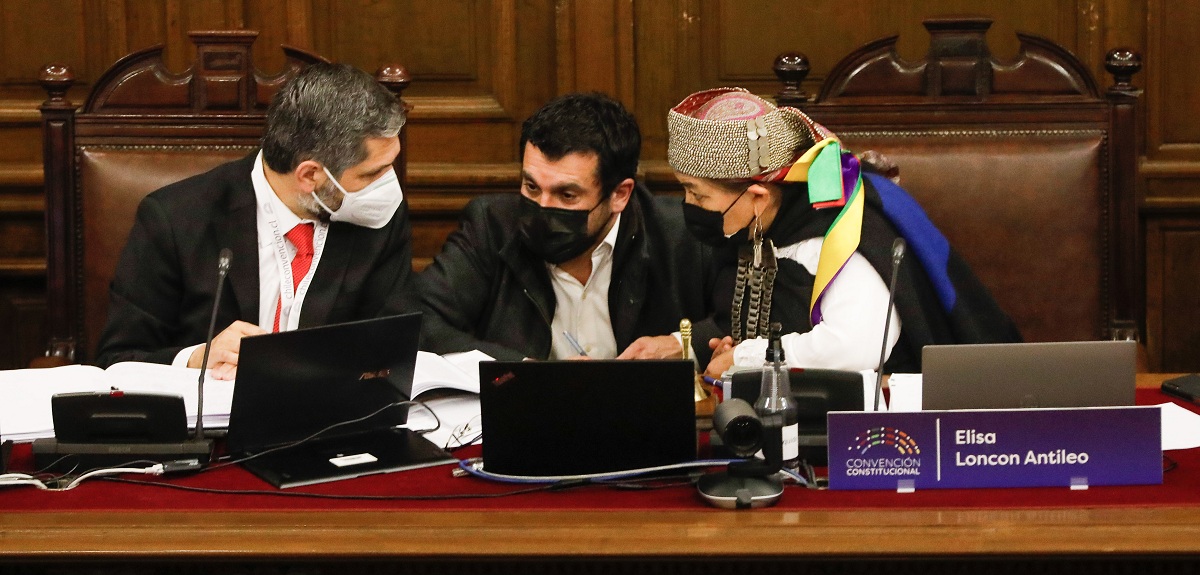 Convención define mecanismo de renuncia y vacancia en puesto para constituyentes: asegura paridad