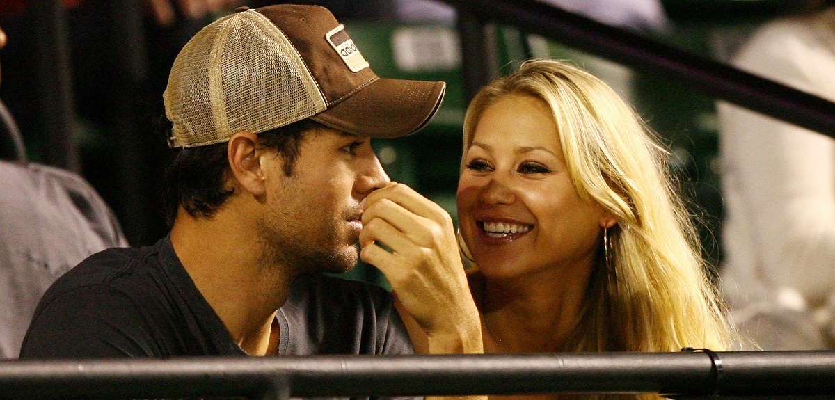 Enrique Iglesias y Anna Kournikova mostraron por primera vez a sus tres hijos juntos en tierno video