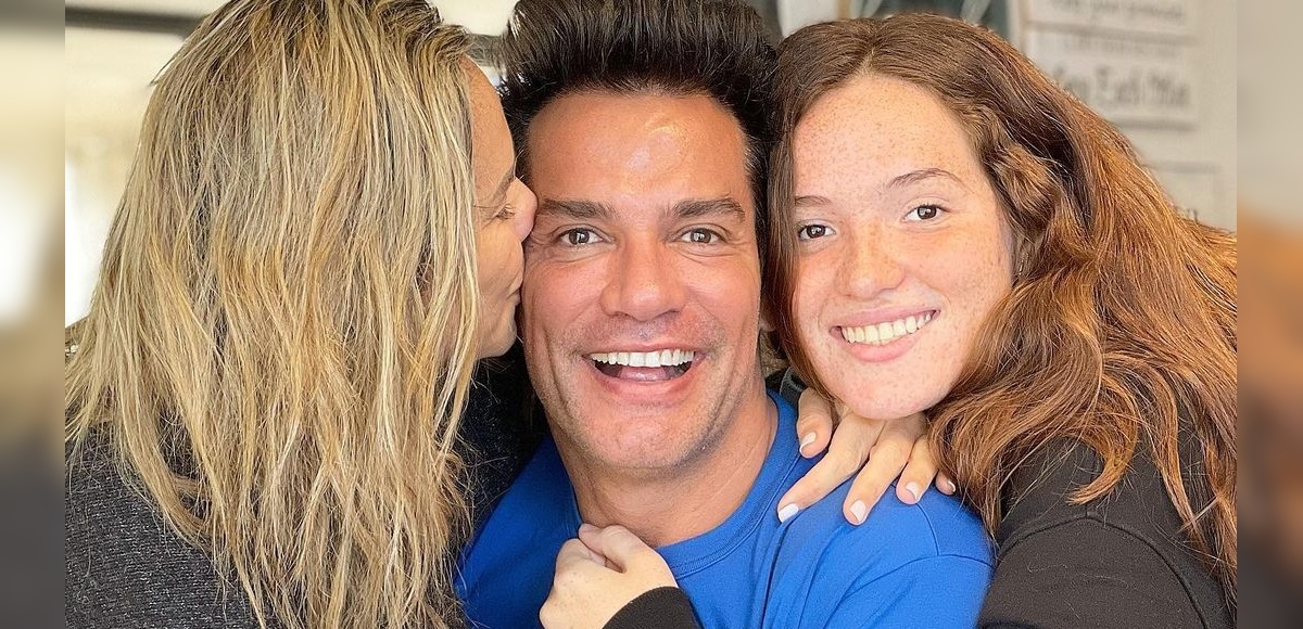 Cristián De la Fuente y su hija Laura asistieron con glamoroso vestuario a los Latin Billboard 2021