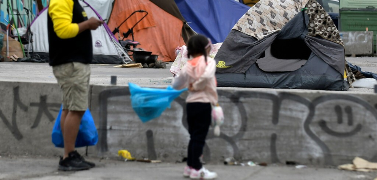 Denuncian arriendo de niños para pedir limosna en Concepción: Sename inició investigación de oficio