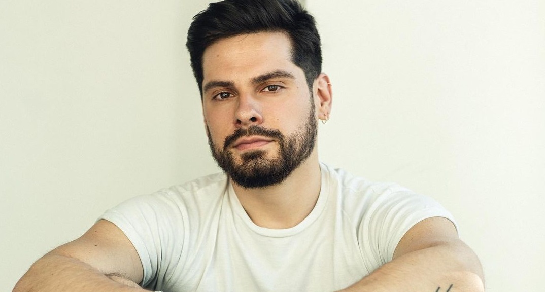 El exitoso nuevo proyecto del exMasterChef Óscar Barrera: lanzó libro que es líder en ventas