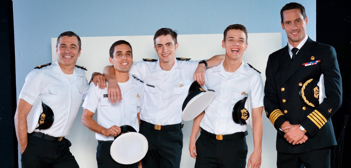 Joven actor que participó en 'Papá a la deriva' dejó en evidencia que espera un bebé con su pareja