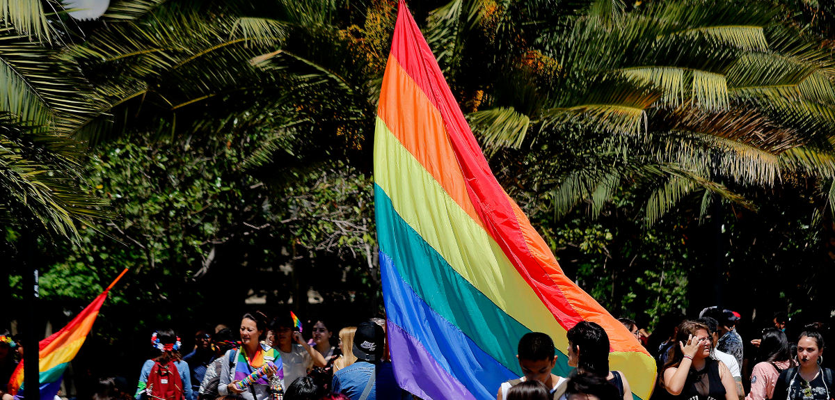 Ataque transfóbico: pareja fue agredida con palos y golpes al interior de un hotel capitalino