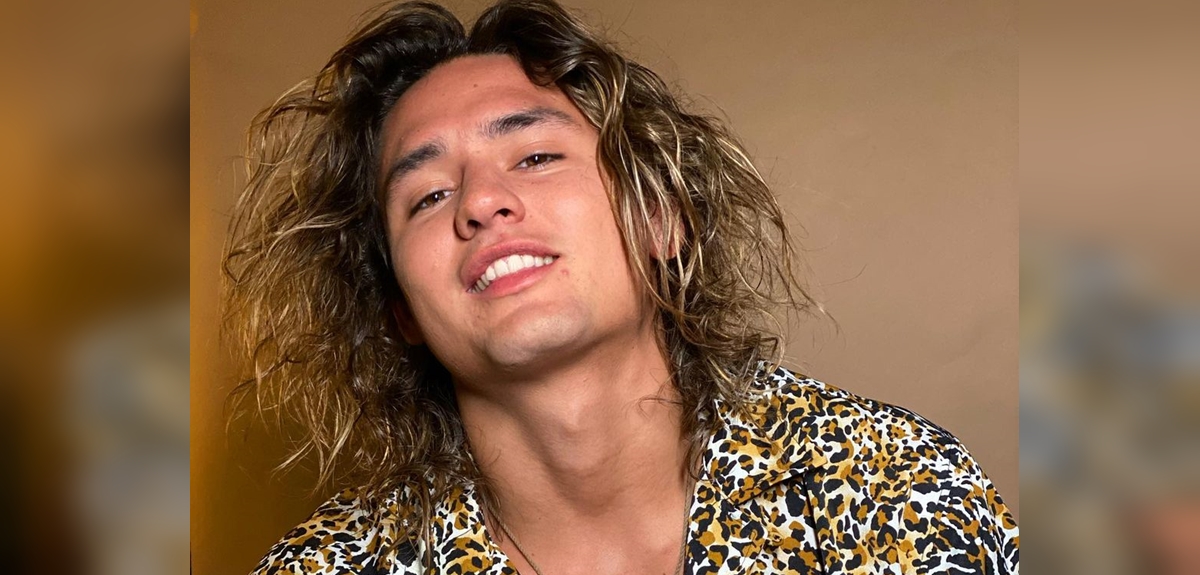 Ex 'Rojo' Toarii Valantin no se cortaba el pelo hace tres años y compartió foto del resultado