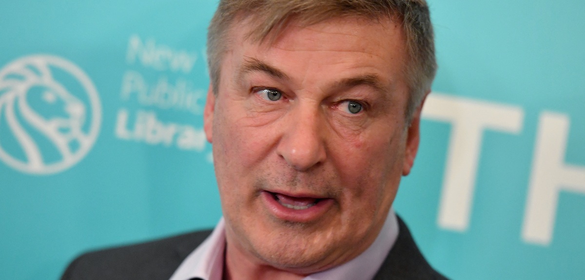 Alec Baldwin rompió el silencio con la prensa tras fatal disparo a Hutchins: 