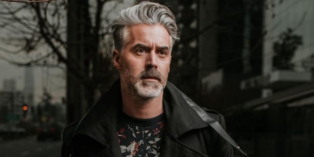 Carlos Díaz protagonizó por primera vez en su vida sesión de fotos al desnudo: “Un acto liberador”