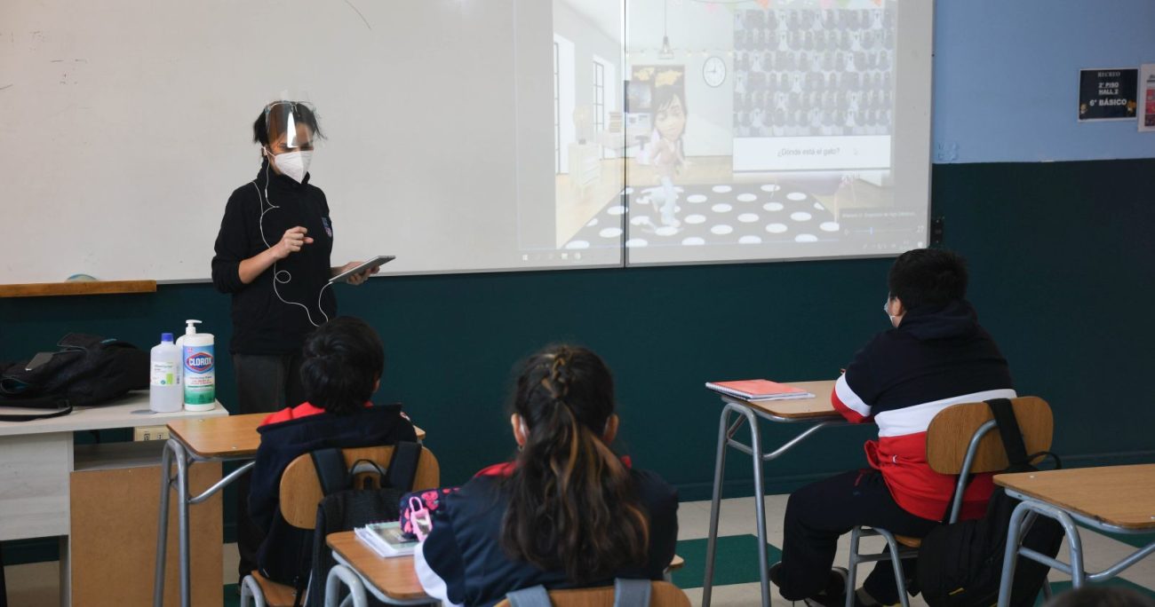 ¿Feliz día del profesor? 56% del cuerpo docente reconoce sentirse agobiado por las clases híbridas