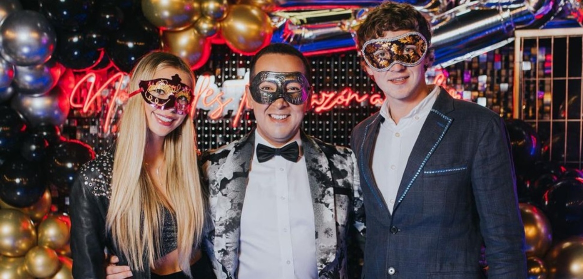 Francisco Halzinki celebró cumpleaños con multitudinaria fiesta: 