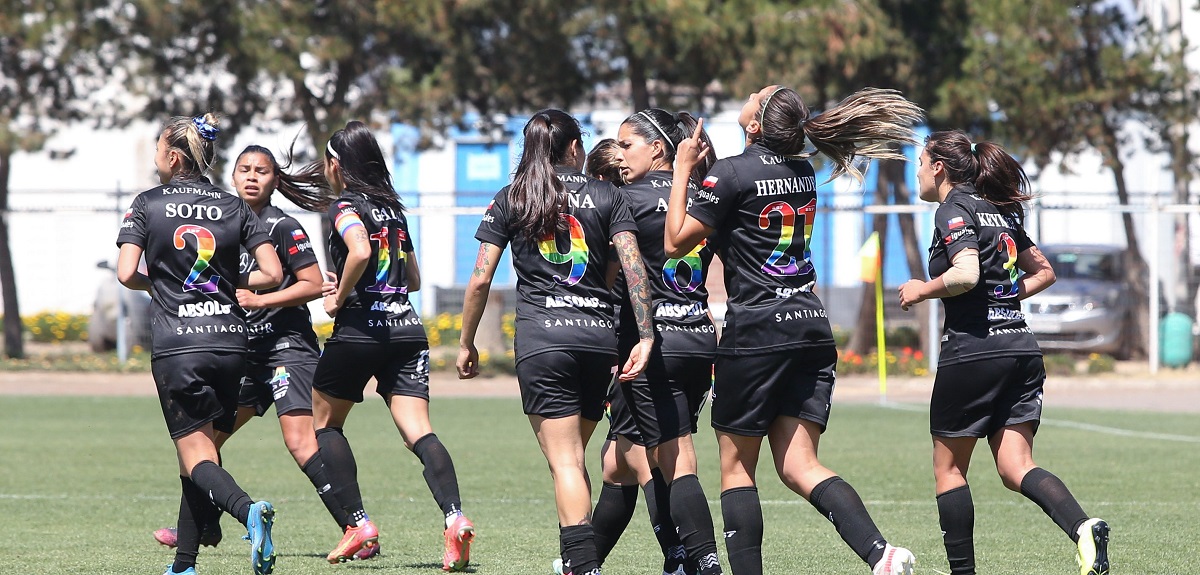 Casi el 90% de las jugadoras de fútbol en Chile no recibe sueldo o gana menos de $100 mil al mes