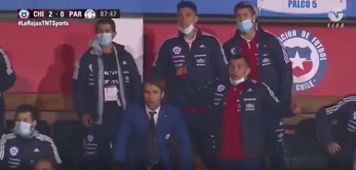 La eufórica reacción de Gary Medel tras gol de Mauricio 'Huaso' Isla en duelo de Chile ante Paraguay