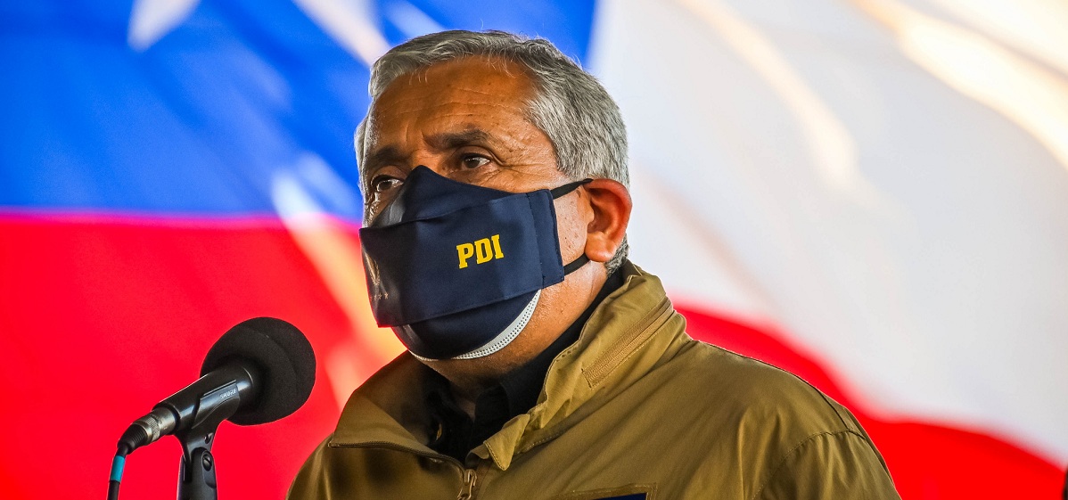 Decretan prisión preventiva para exdirector de la PDI, Héctor Espinosa