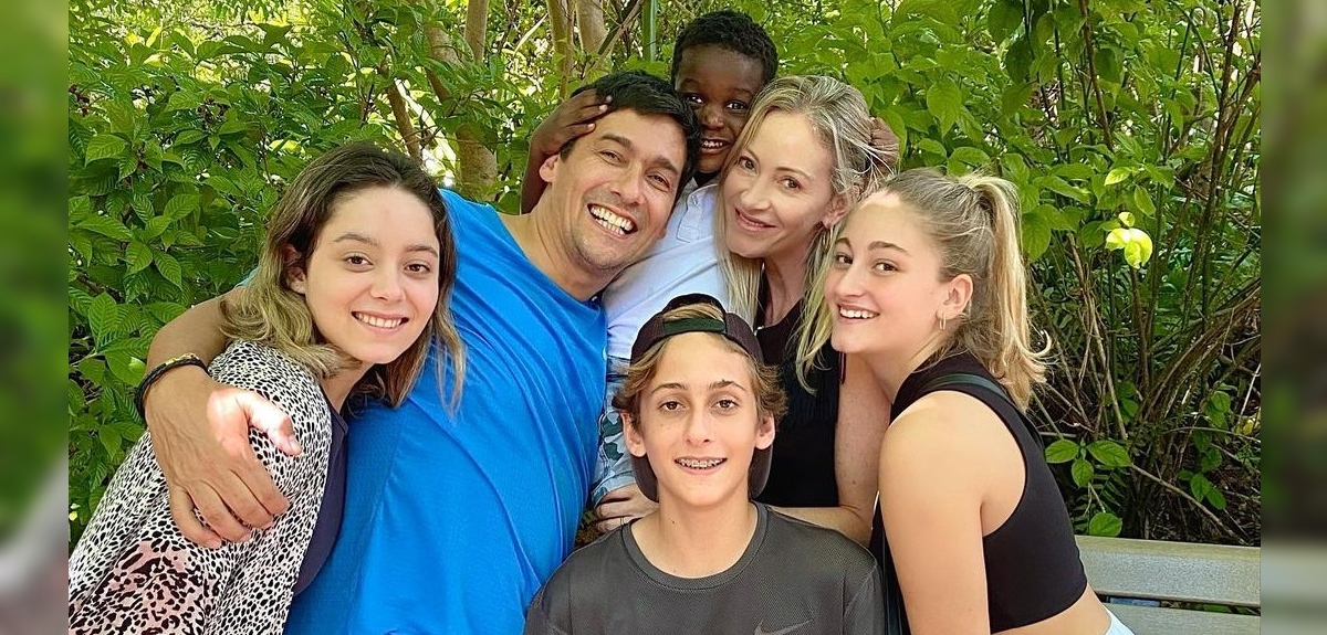 Hijo de Rafael Araneda y Marcela Vacarezza cumplió 15 años: padres lo celebraron desde el viernes