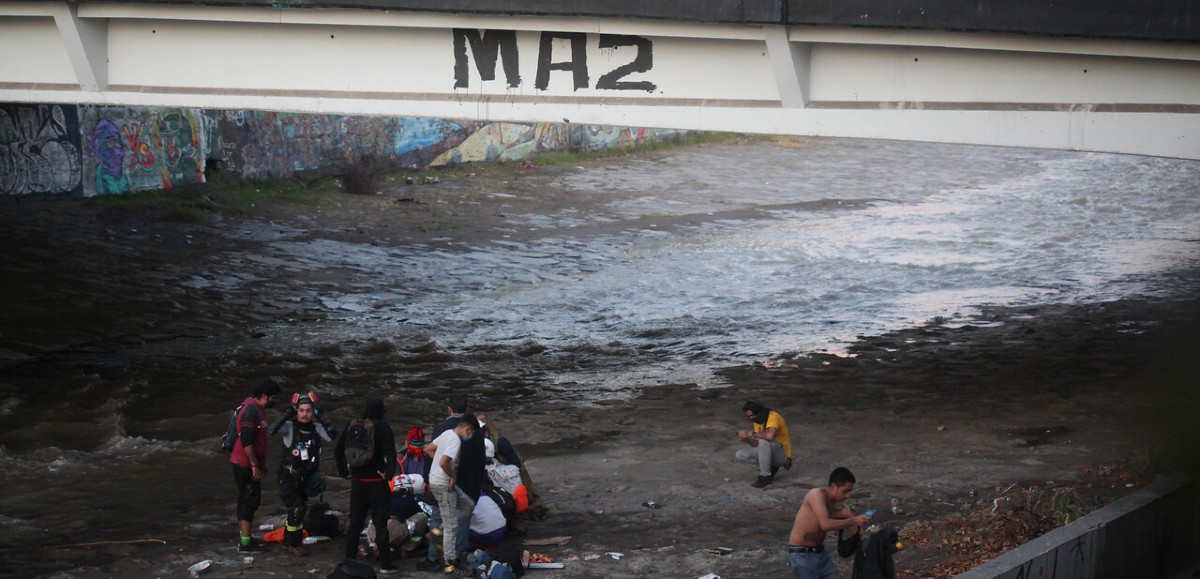 Joven empujado al río Mapocho por excarabinero le envió mensaje: “Trataste de matarme y no pudiste”