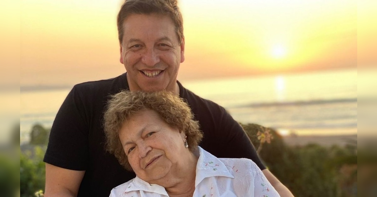 Julio César Rodríguez tuvo dulce gesto con su madre: llegó de sorpresa a su casa de Concepción