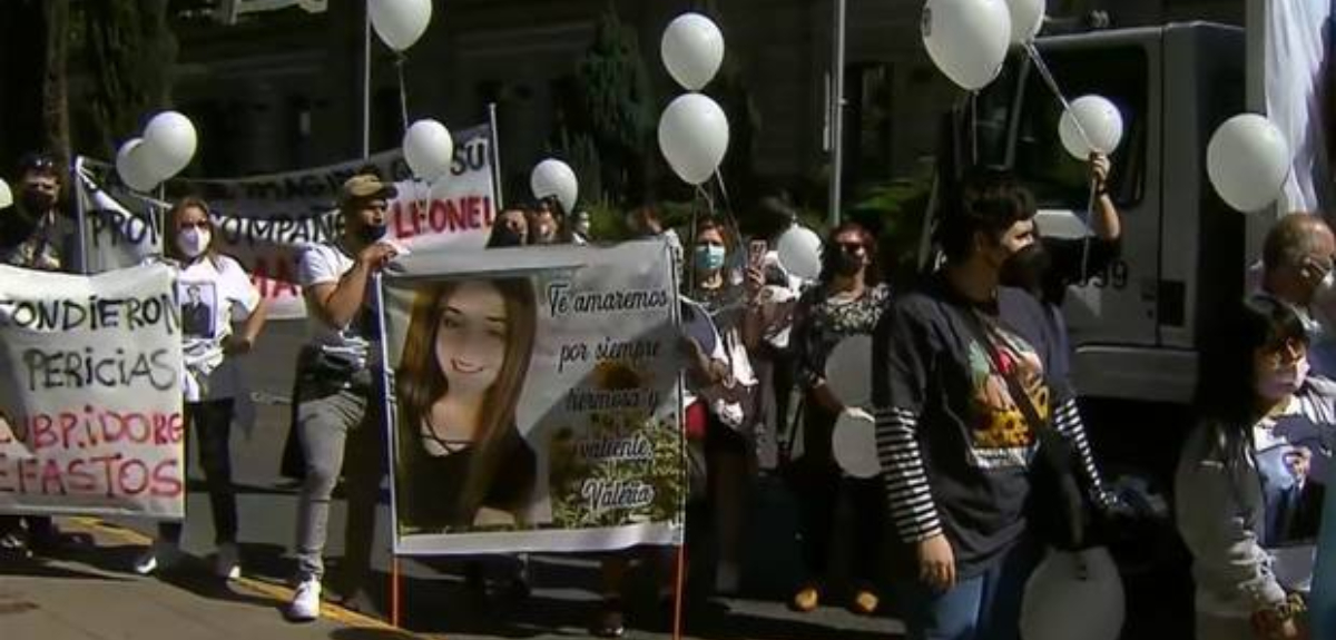 Caso Valeria Vivanco: familiares protestan frente a cuartel general de la PDI para exigir justicia
