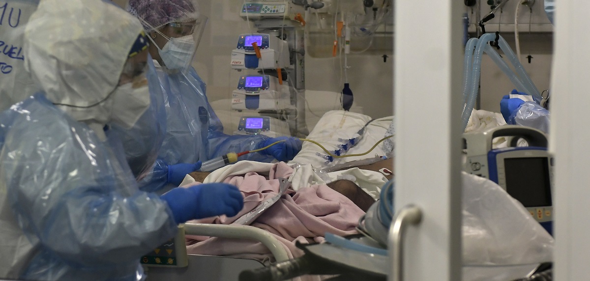 Reportan 2.379 contagios de COVID: Metropolitana, Valparaíso, O'Higgins y Coquimbo alertan al Minsal