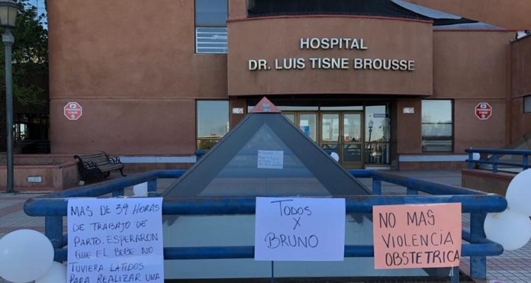39 horas de parto y muerte de bebé: familia acusa de negligencia y violencia obstétrica a Luis Tisné
