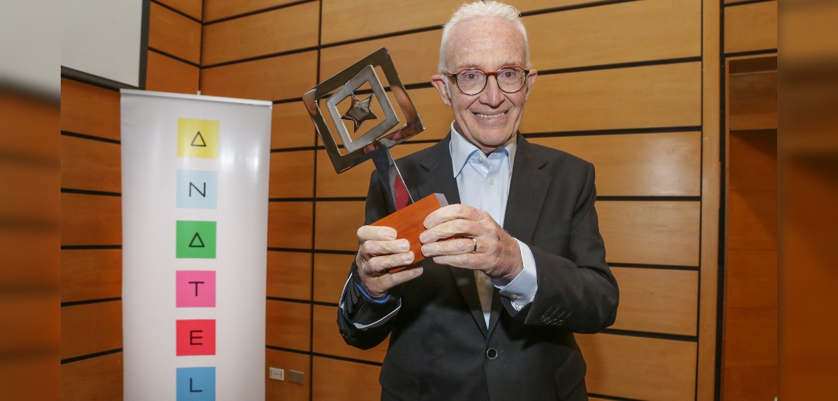 A sus 76 años: Pedro Carcuro recibió importante reconocimiento a su carrera en televisión