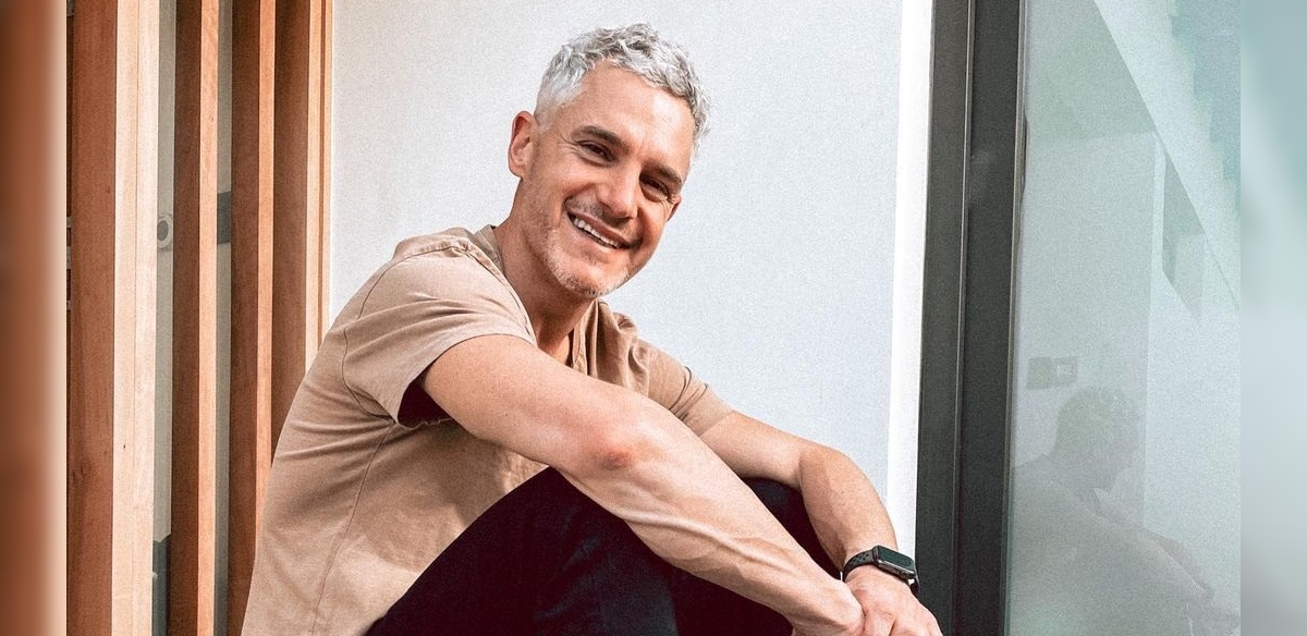 Equipo de Verdades Ocultas sorprendió a Ricardo Fernández en su cumpleaños: así lucirá su personaje