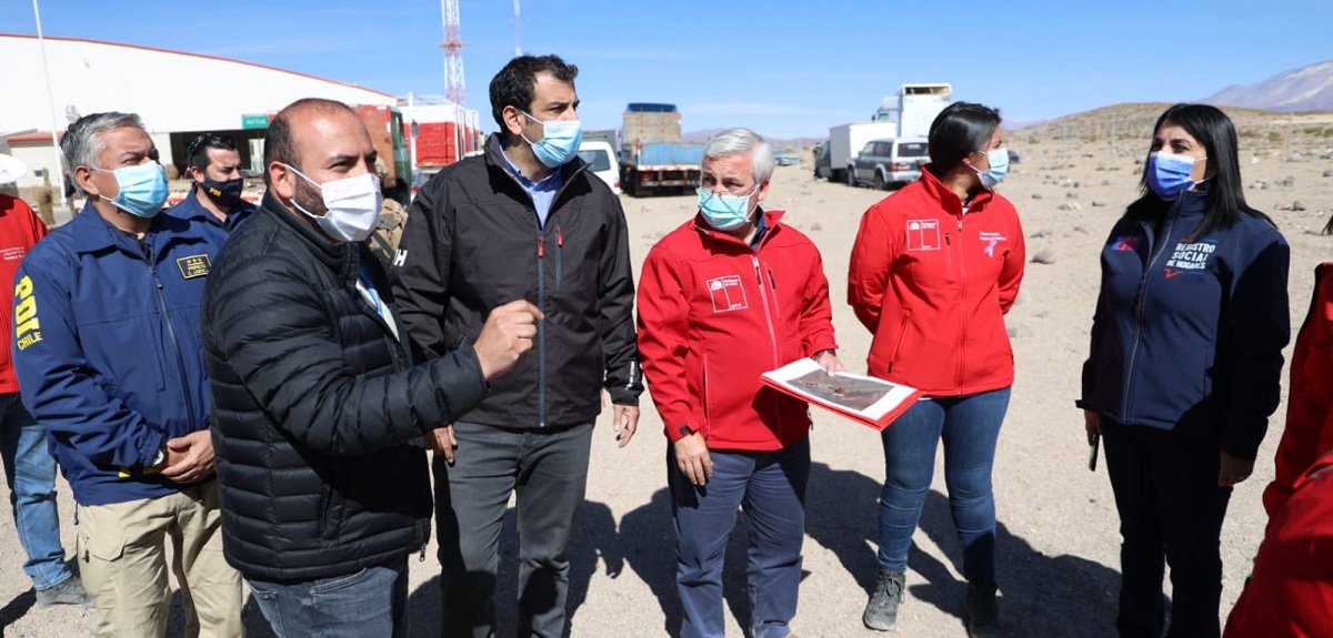 Tras visita de ministros: Gobierno compromete crear 3 albergues para recibir migrantes en Tarapacá