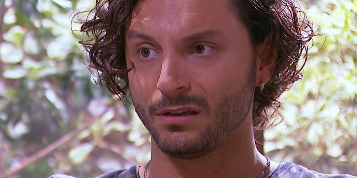 Santiago Meneghello reveló que modificó sus textos en 'Casa de Muñecos' al ver cómo trataban el VIH