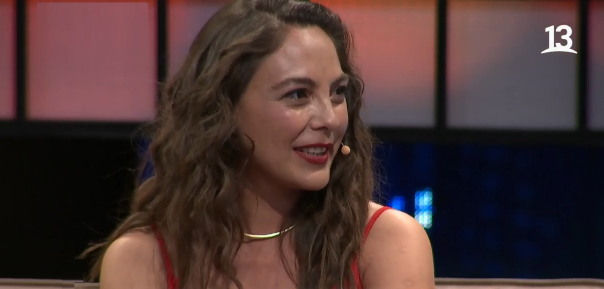 Colega de Canal 13 dejó en evidencia la relación sentimental de Ángeles Araya