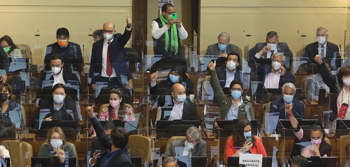 Tras maratónica jornada: Cámara aprueba acusación constitucional contra Piñera
