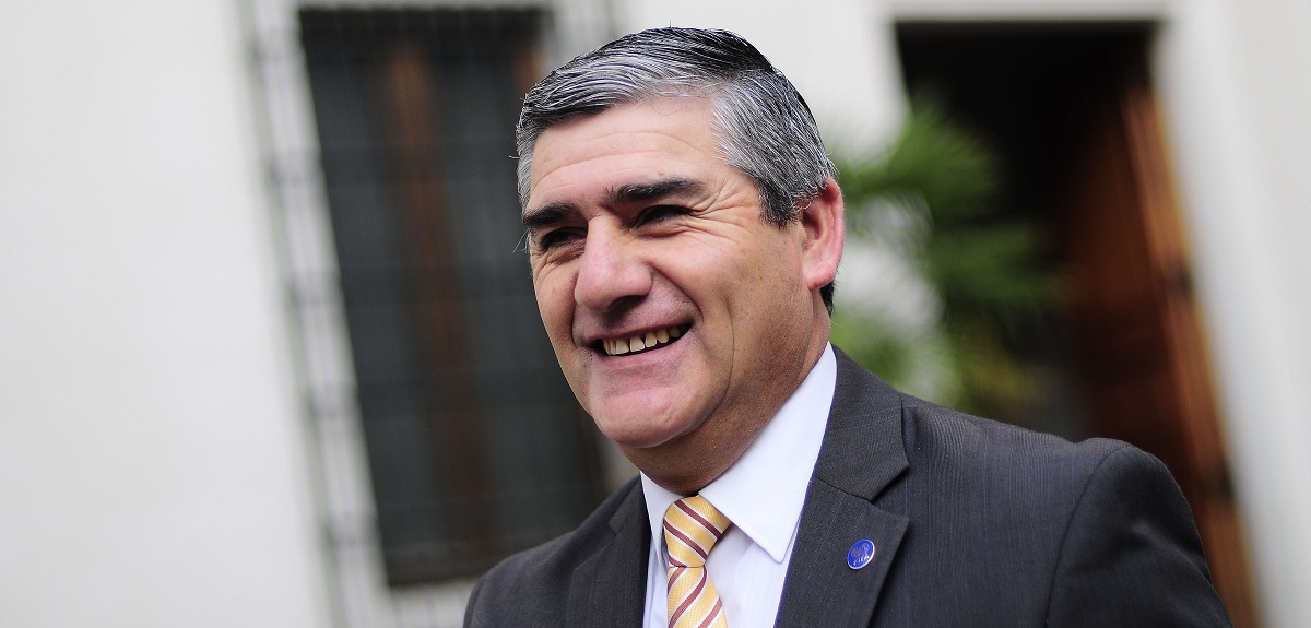 Tras sufrir grave accidente: Carlos Chandía sorprendió ejerciendo su voto en Coihueco