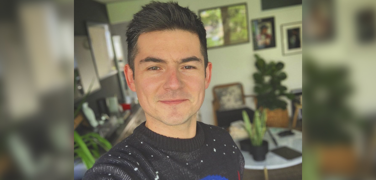 Claudio Castellón habla de su negocio de diseño y remodelación: muestra sus productos en su casa