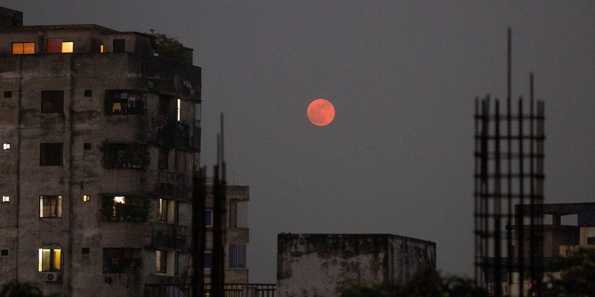 Por si te lo perdiste: así fue el eclipse lunar más largo de los últimos siglos