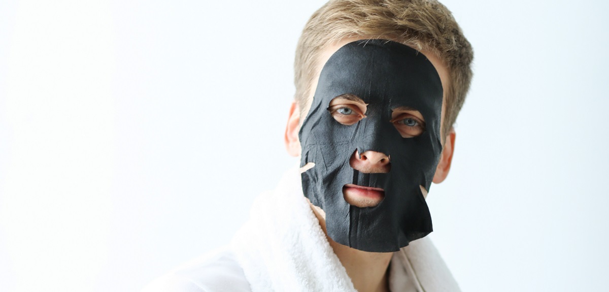 4 tips para usar el suero que queda de tu mascarilla de papel