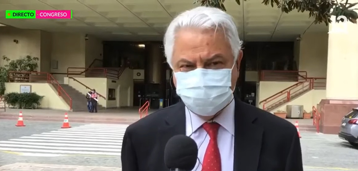 Diputado Naranjo reveló qué fue lo que hizo con el regalo que le dio Jackson en el Congreso