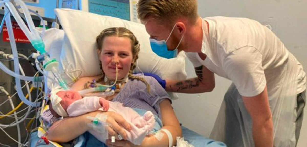 Joven madre dio a luz en coma tras contraer COVID-19: despertó un mes después y conoció a su hija