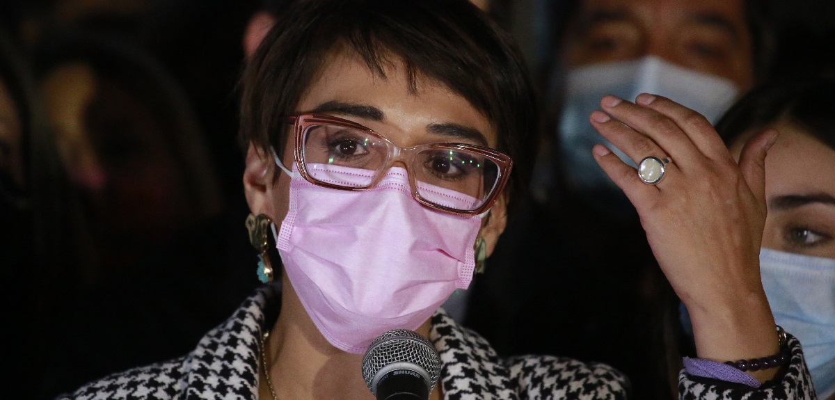 Abogado de Karina Oliva dijo que factura que causó allanamiento del Gope nunca fue rendida al Servel