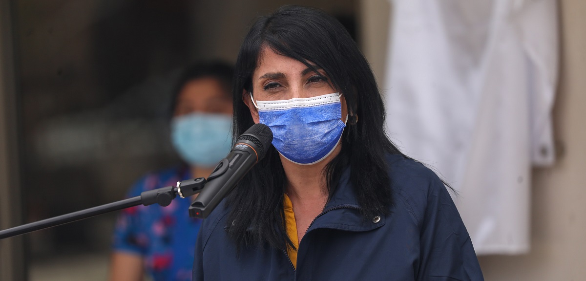 Contraloría dictamina que Rubilar vulneró principio de prescindencia política al apoyar a su pareja