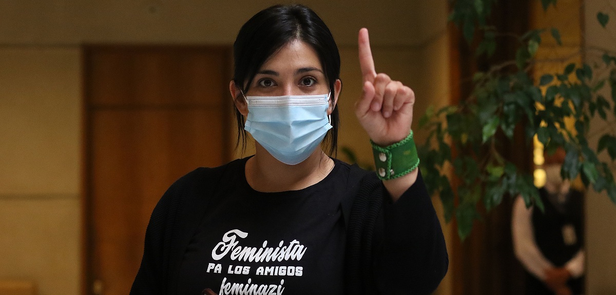 Tras dichos de Kaiser: Cariola presentará proyecto para castigar apología a la violación de mujeres