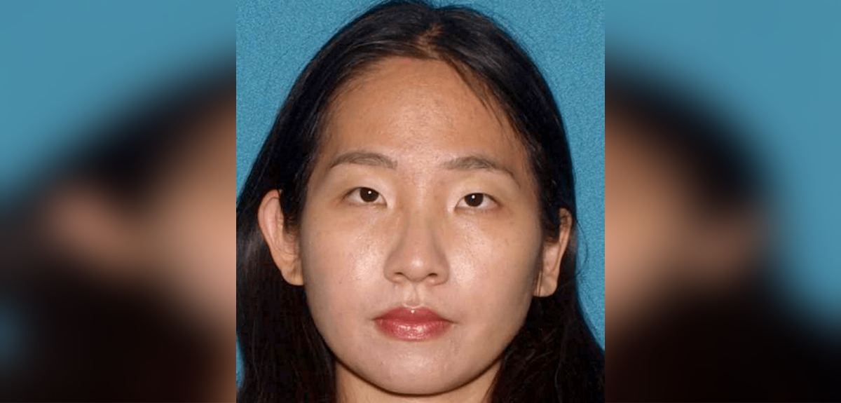 Madre es acusada de asesinar a sus dos hijos de 10 meses y 7 años: tenía los cadáveres en su auto