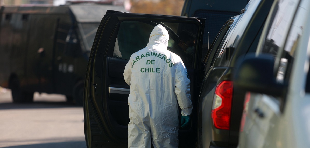 Mujer muere mientras se sacaba una selfie en mirador de Punta Arenas: cayó desde 7 metros de altura