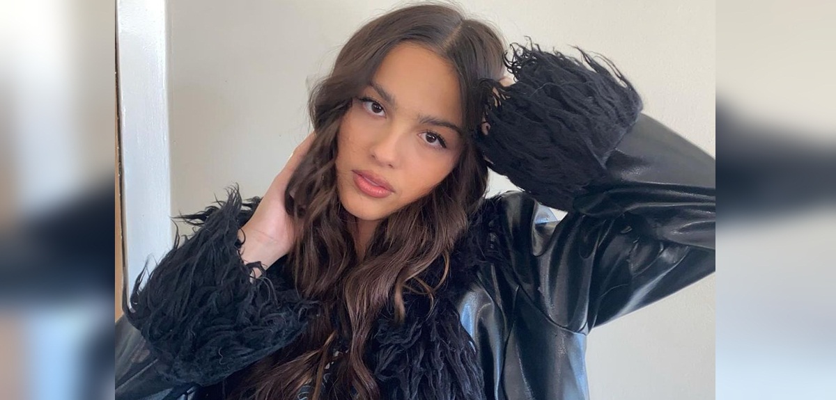 Olivia Rodrigo destacó en los American Music Award con emotiva performance y despampanante look