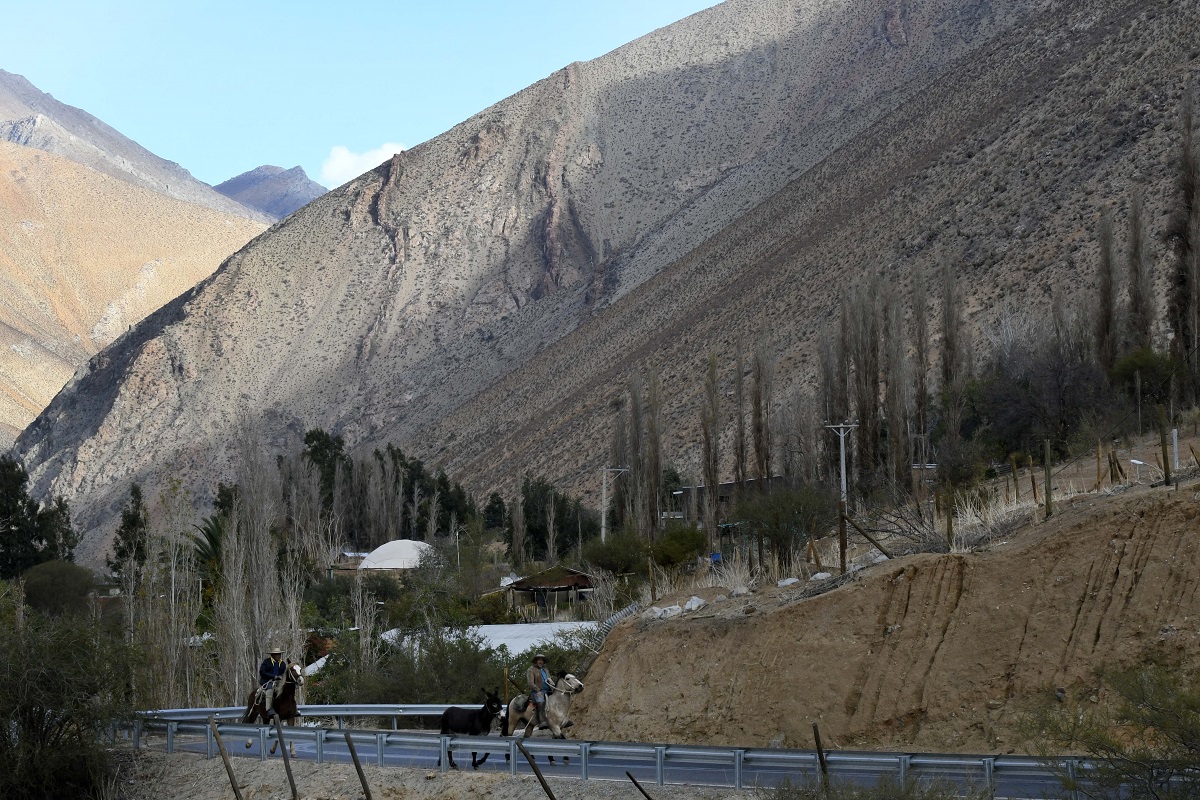 Gobierno destinará casi $1.000 millones a 17 zonas turísticas de Chile: conoce los lugares elegidos