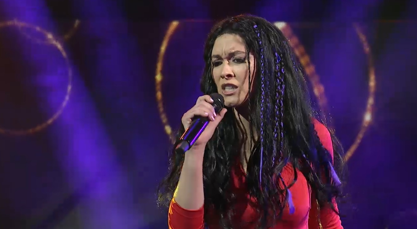 Carla Jara en The Covers Shakira